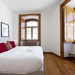 Chiado Stylish Bright Apt With Ac